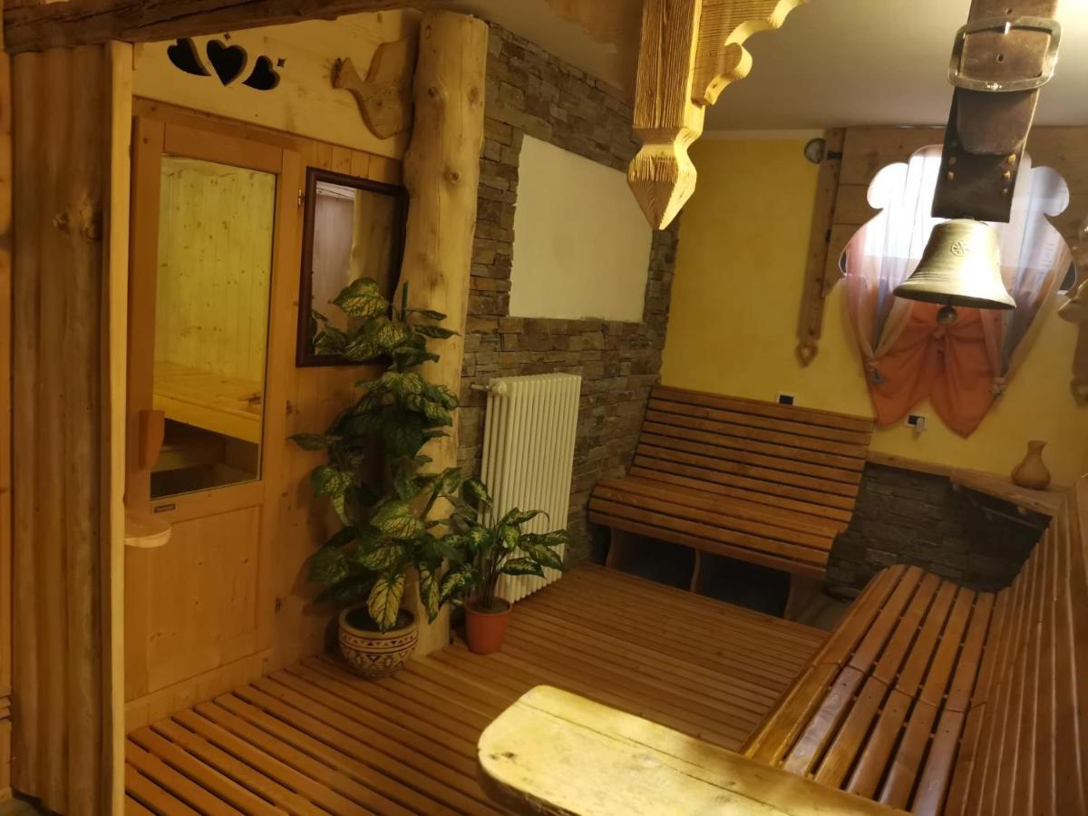 Hotel Garni Defrancesco à Campitello di Fassa Extérieur photo
