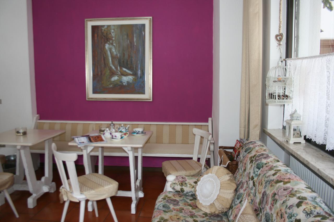 Hotel Garni Defrancesco à Campitello di Fassa Extérieur photo
