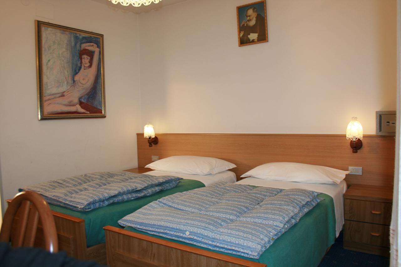 Hotel Garni Defrancesco à Campitello di Fassa Extérieur photo
