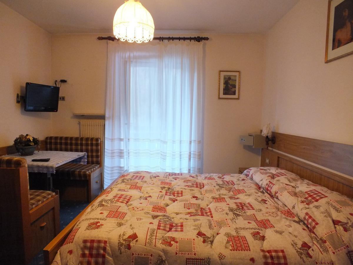 Hotel Garni Defrancesco à Campitello di Fassa Extérieur photo