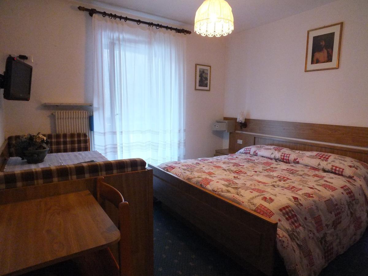 Hotel Garni Defrancesco à Campitello di Fassa Extérieur photo