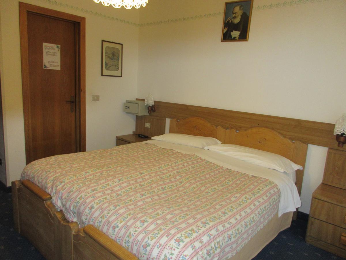 Hotel Garni Defrancesco à Campitello di Fassa Extérieur photo