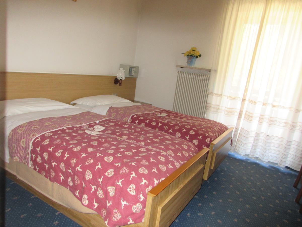Hotel Garni Defrancesco à Campitello di Fassa Extérieur photo